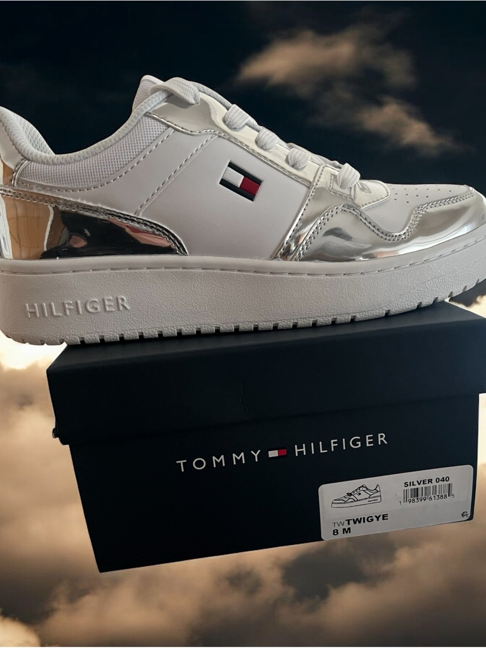 Tommy Hilfiger White & Silver Twigye Women’s size 8 Lace-Up Sneakers